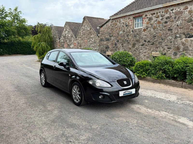 2012 seat leon 1.6 tdi ecomotive cr se copa hatchback 5dr diesel manual euro 5 (s/s) (105 ps)... photo